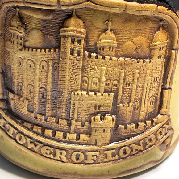 H.M. Tower of London 3D Etched Stoneware Pottery Coffee Tea Mug England Royal - Picture 6 of 8